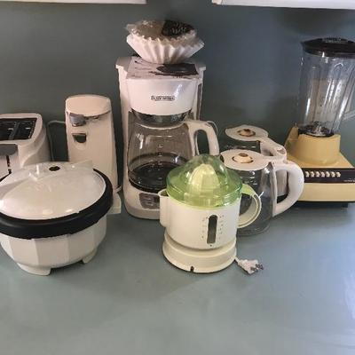 Lot # 40 Lot of small kitchen appliances