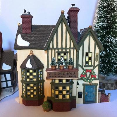 Lot 250 - Lefton and Heritage Village Collection