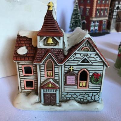 Lot 250 - Lefton and Heritage Village Collection