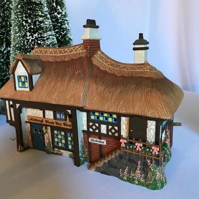 Lot 250 - Lefton and Heritage Village Collection