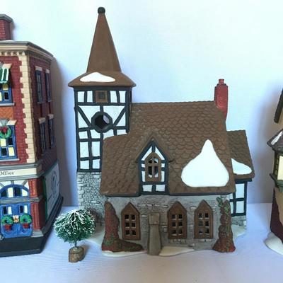 Lot 250 - Lefton and Heritage Village Collection