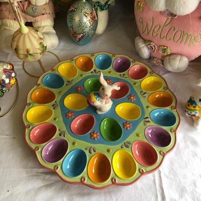 Lot 251 - Easter Decor