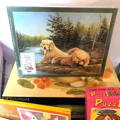 Lot 252 - Puzzles & Kids Books