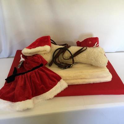 Lot 260 - Large Dog Essentials