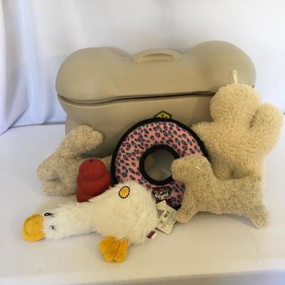 Lot 260 - Large Dog Essentials