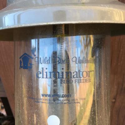  Lot 266 - Birdhouses & Feeders