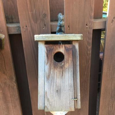  Lot 266 - Birdhouses & Feeders
