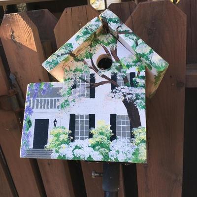  Lot 266 - Birdhouses & Feeders