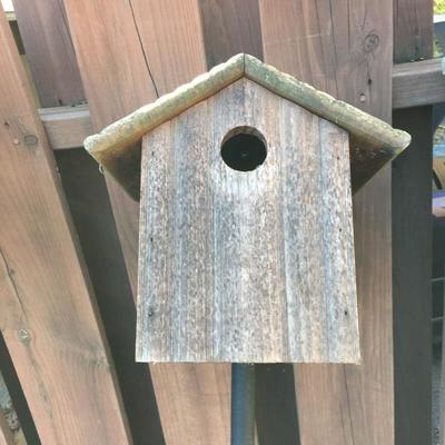  Lot 266 - Birdhouses & Feeders