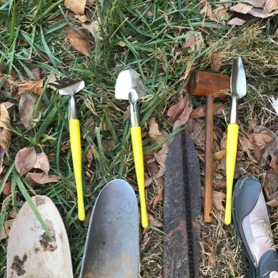 Lot 267 - Yard tools, Decor & More