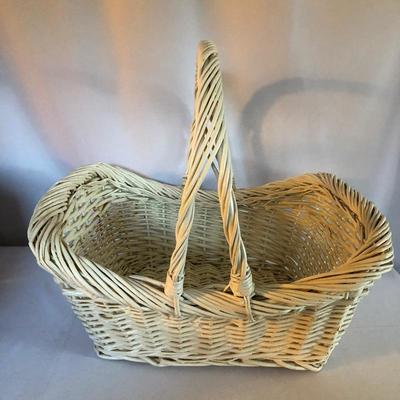Lot 272 - Basket Bounty