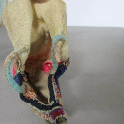 Lot 20 - Famille Rose Chinese Porcelain Plate & Shoes