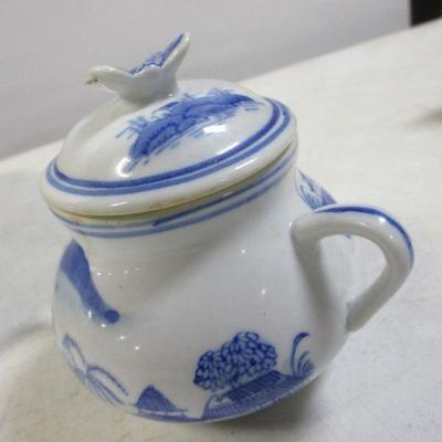 Lot 22 - Blue & White Chinaware - Butterfly Handle