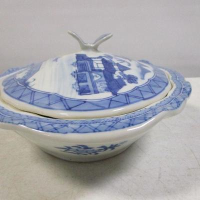 Lot 22 - Blue & White Chinaware - Butterfly Handle