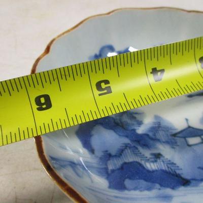 Lot 23 - Asian Style Chinaware 