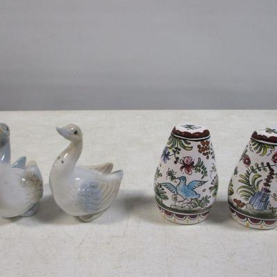 Lot 25 - Salt & Pepper Shakers