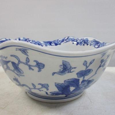 Lot 28 - Asian Style Chinaware 