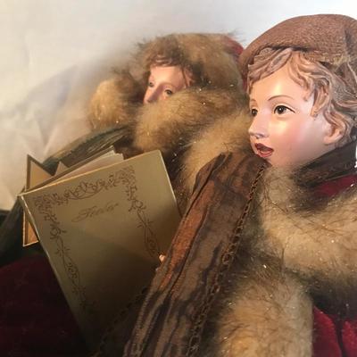 Lot 281 - Merry Carolers 