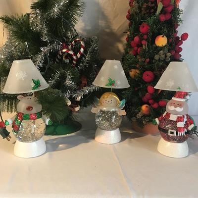 Lot 284 - Christmas Decor 