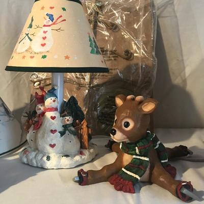 Lot 284 - Christmas Decor 