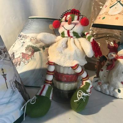 Lot 284 - Christmas Decor 