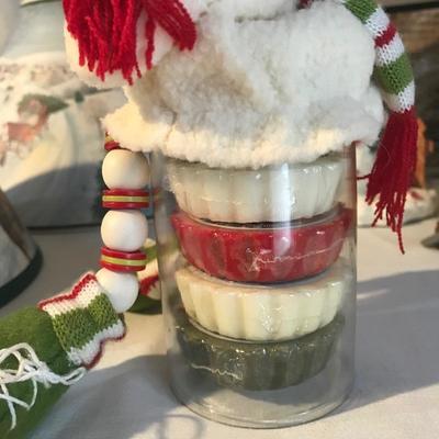Lot 284 - Christmas Decor 
