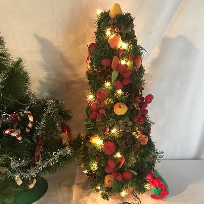 Lot 284 - Christmas Decor 