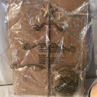 Lot 284 - Christmas Decor 