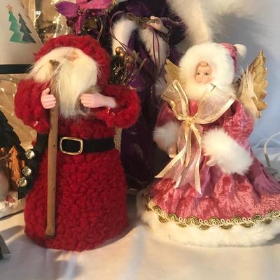 Lot 284 - Christmas Decor 