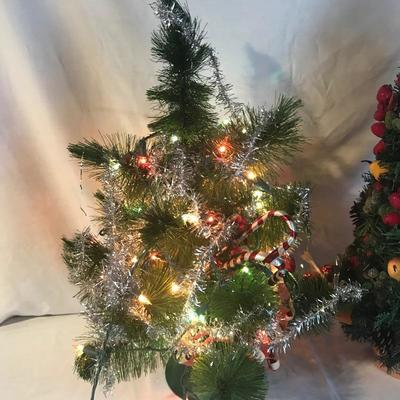 Lot 284 - Christmas Decor 