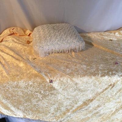  Lot 288 - Beaded Pillows & Blankets 