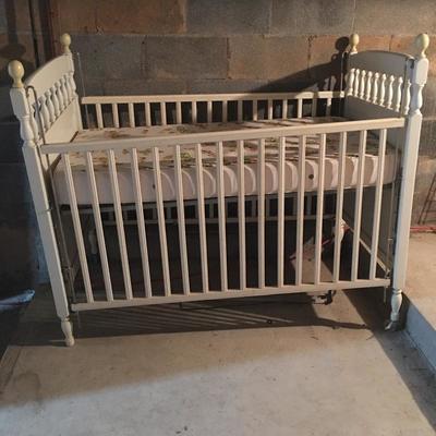 Lot 289 - Crib