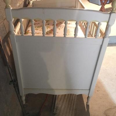 Lot 289 - Crib