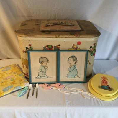Lot 290 - Vintage Child Decor