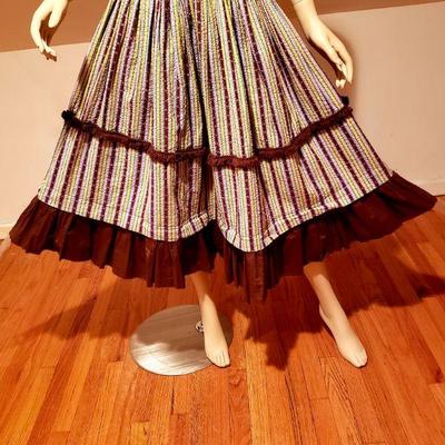 Vtg Striped Seersucker fit and flared skirt ruffle and fringed ribbon