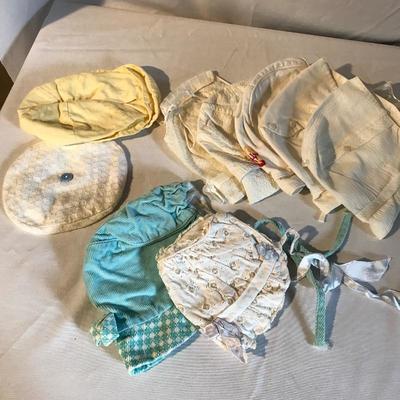 Lot 294 - Vintage Infant Clothing 