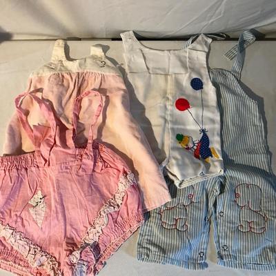 Lot 294 - Vintage Infant Clothing 