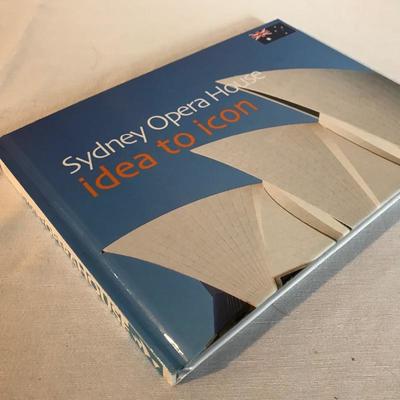 Lot 296 - Travel Memorabilia