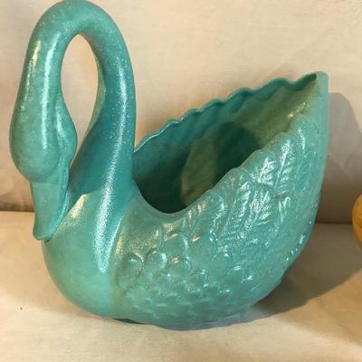 Lot 305 - Haeger Swan and other Pots