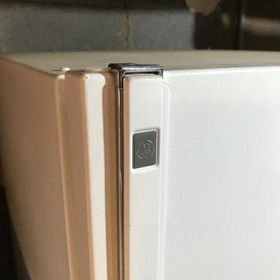 Lot 312 - GE Refrigerator 