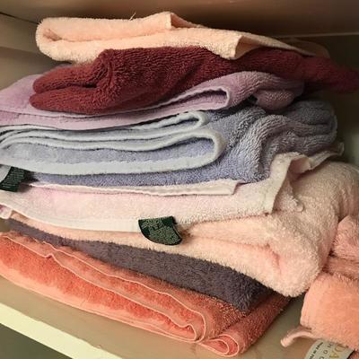 Lot 314 - Linens and Things