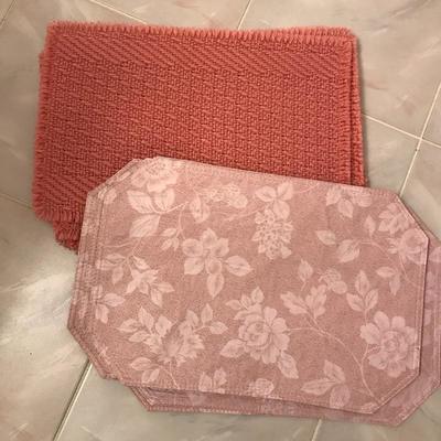 Lot 314 - Linens and Things