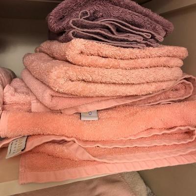 Lot 314 - Linens and Things