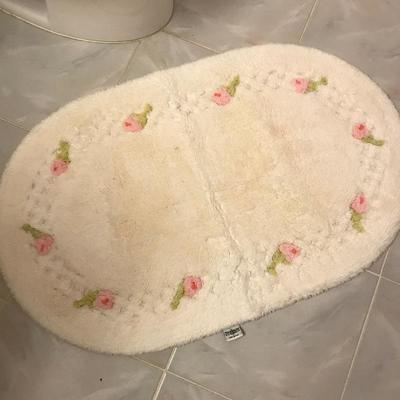 Lot 314 - Linens and Things