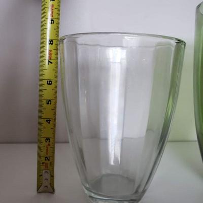 2 vases - 1 green, 1 clear