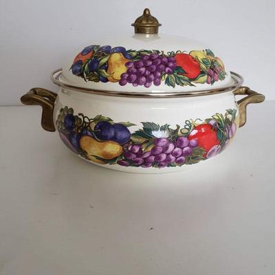 Cornucopia Porcelein Coated Metal Pot with Lid