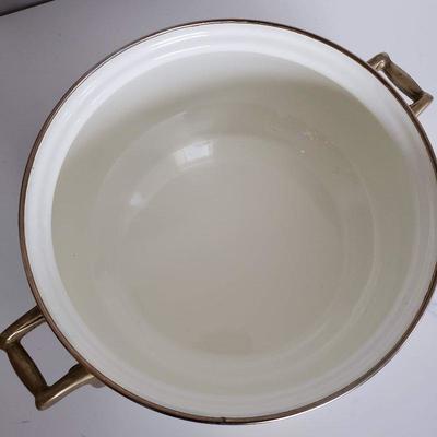 Cornucopia Porcelein Coated Metal Pot with Lid