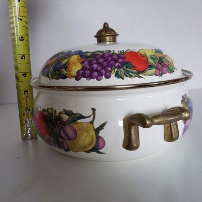 Cornucopia Porcelein Coated Metal Pot with Lid