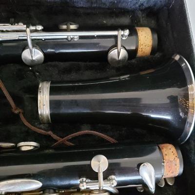 Clarinet - "Vito"(?) is the maker?