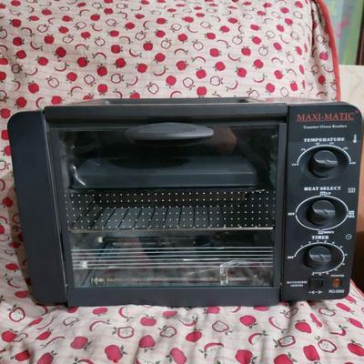 Toaster / Broiler / Rotisserie Oven